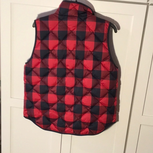 J CREW PUFFER VEST. SIZE LARGE. RED/BLACK CHECK - Picture 2 of 6